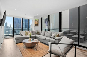 Luxe 3BR Southbank Apartment - Gorgeous Views and Parking